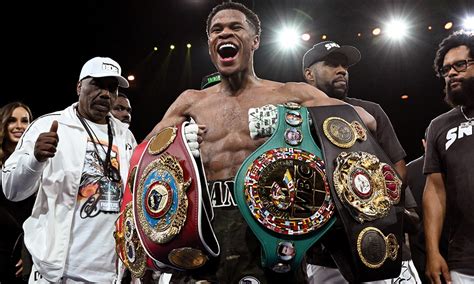 Devin Haney retains undisputed lightweight crown with .